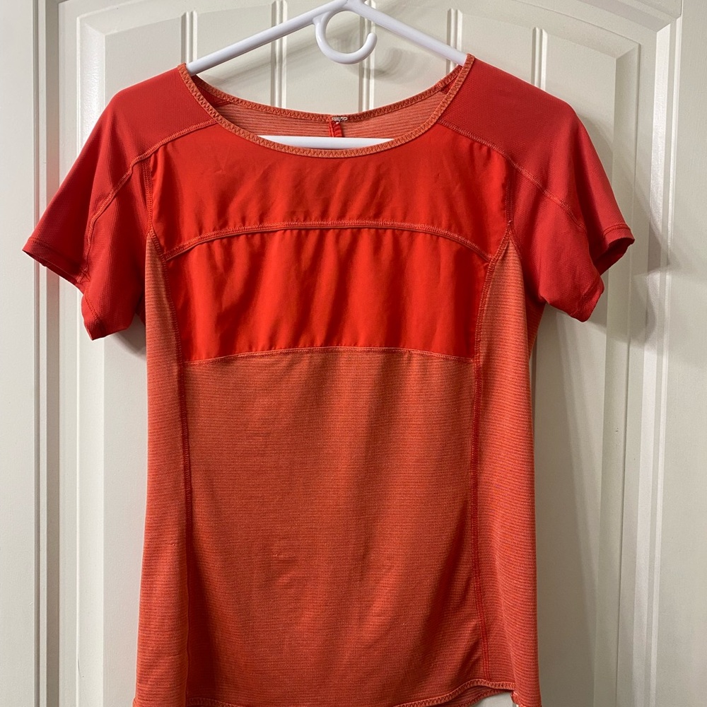 Lululemon Vintage Red Women's Short Sleeve Lightweight Breathable T-Shirt